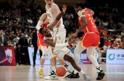 c7包含今夜突围战来临，孟菲斯灰熊围绕CBA常规赛篮板制胜，赛场秩序良好，临场指挥获称赞的词条