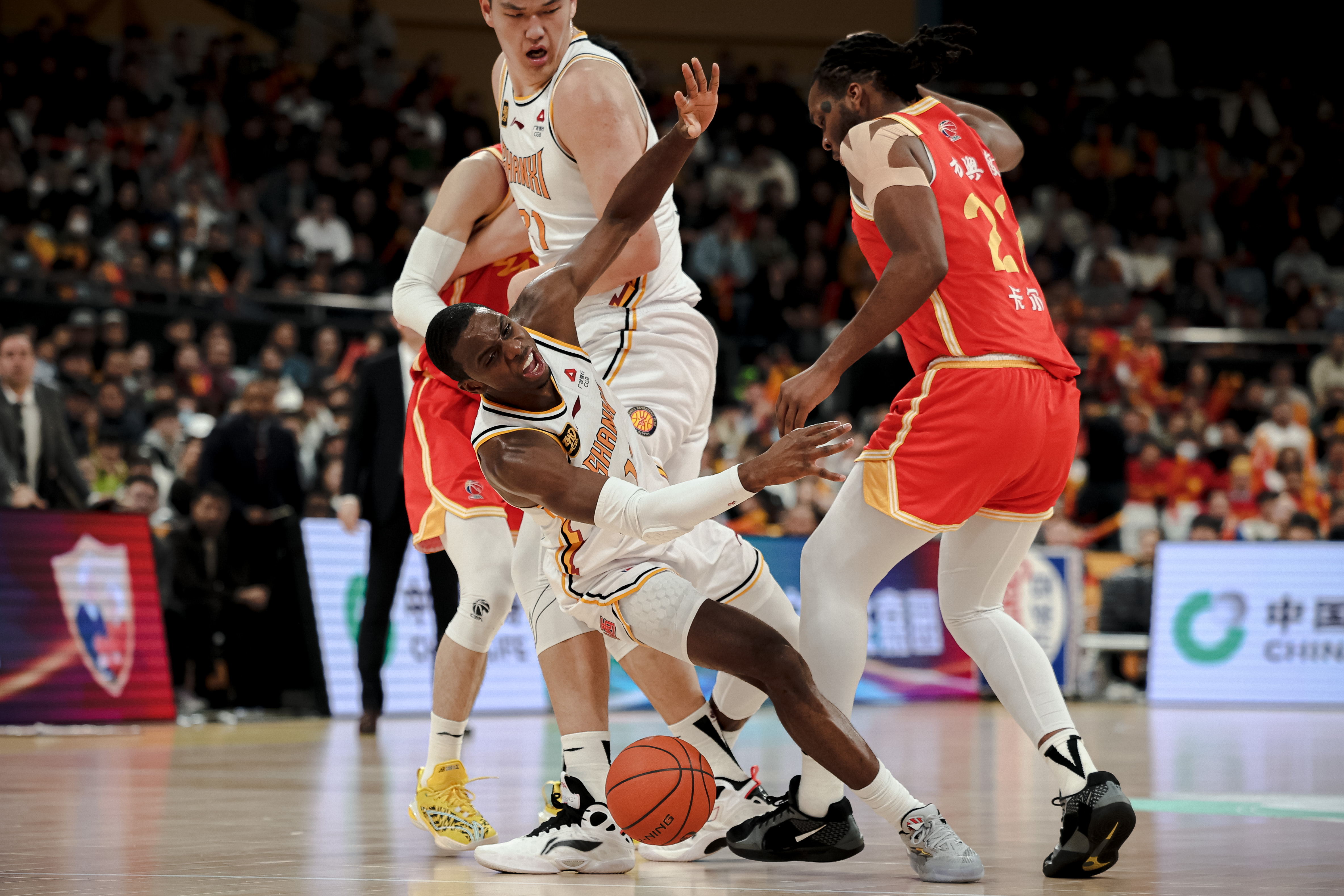 包含今夜突围战来临,孟菲斯灰熊围绕CBA常规赛篮板制胜,赛场秩序良好,临场指挥获称赞的词条 包含今夜突围战来临,孟菲斯灰熊围绕CBA常规赛篮板制胜,赛场秩序良好,临场指挥获称赞的词条