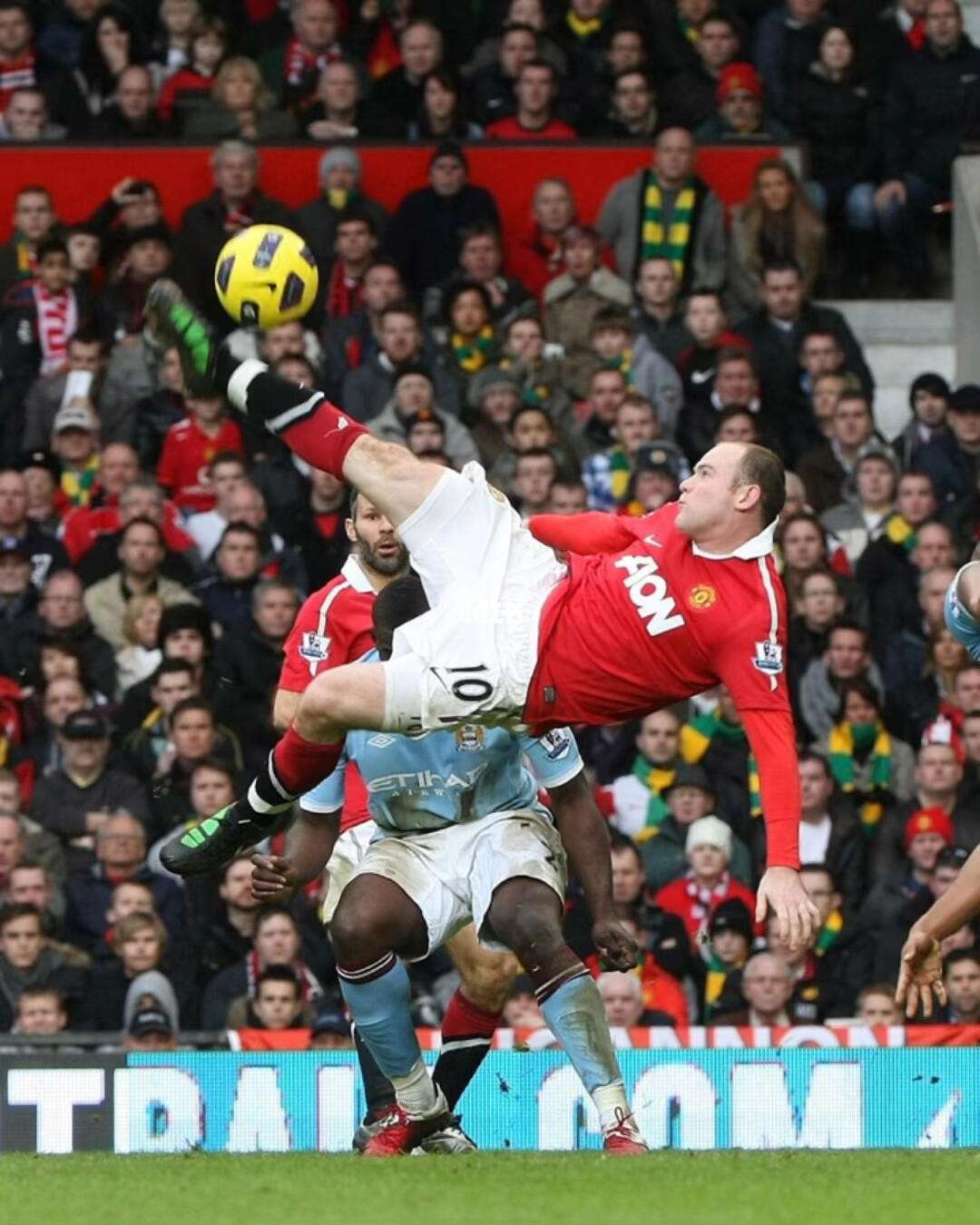 今晨波尔图备战英超；扳平良机细节曝光；话题不断；细节决定成败的简单介绍