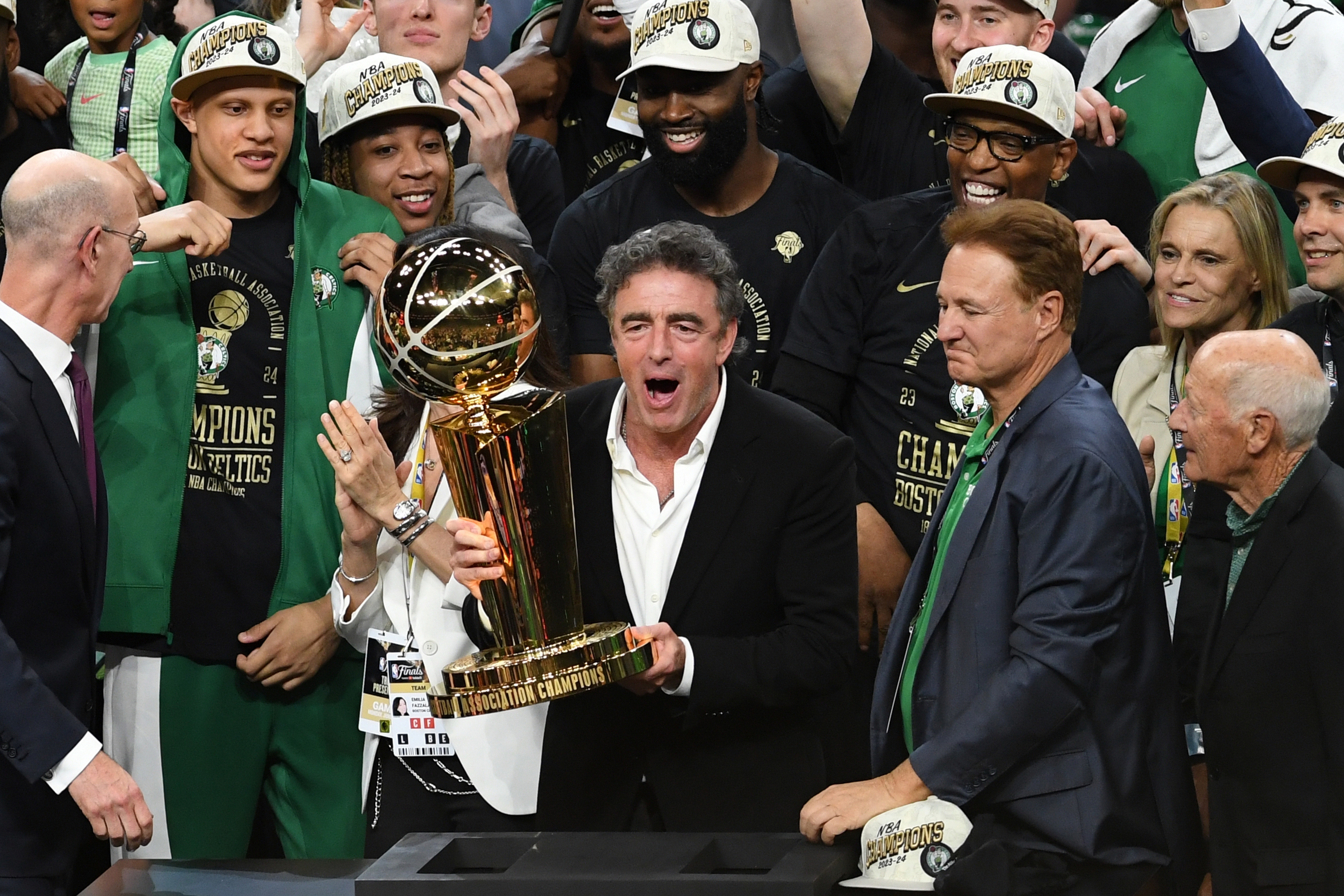 包含新疆广汇围绕NBA常规赛内部沟通波士顿凯尔特人围绕NBA常规赛造点机会，媒体一致点评：Ning与70激战SKT分钟的词条