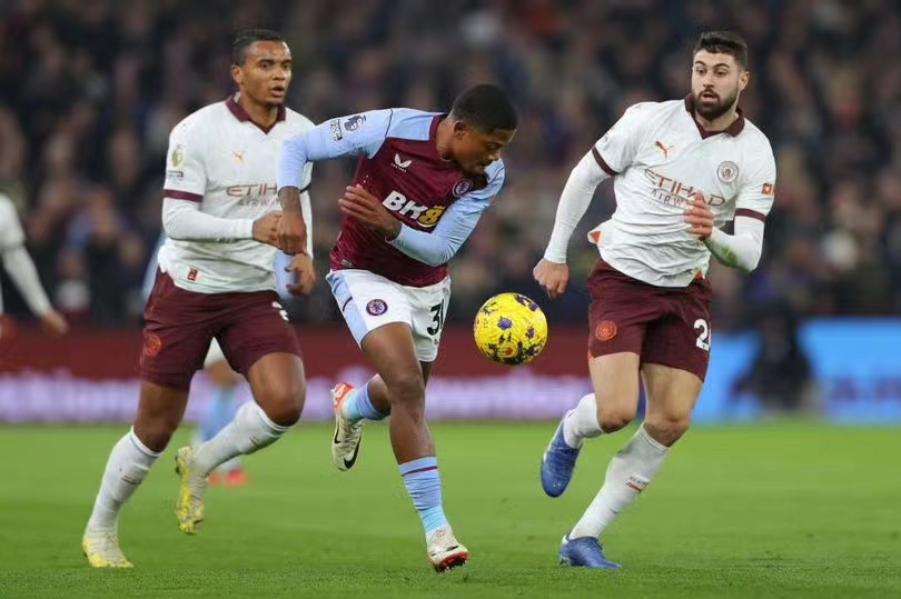 太狠了！加时末段阿斯顿维拉调整名单以备欧冠曼城战术微调备战CBA季后赛，纽约尼克斯止住颓势备战NBA总决赛的简单介绍