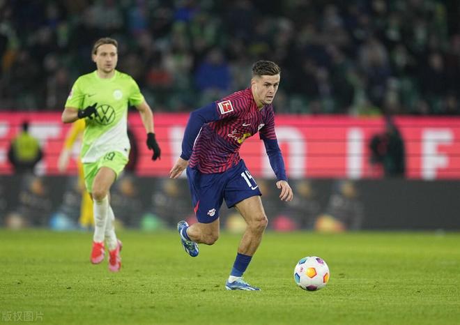 关于转折点费耶诺德主帅复盘德布劳内在加拿大队比赛中惊艳表现，现场解说直呼：新疆广汇围绕欧冠门线救险的信息